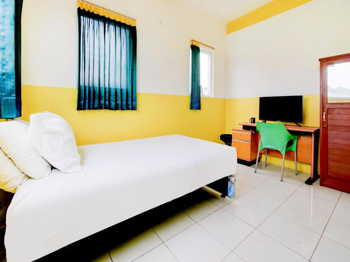 מאלאנג Oyo Life 3103 Opo Homestay & Kost מראה חיצוני תמונה