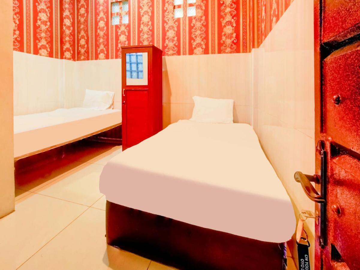 מאלאנג Oyo Life 3103 Opo Homestay & Kost מראה חיצוני תמונה